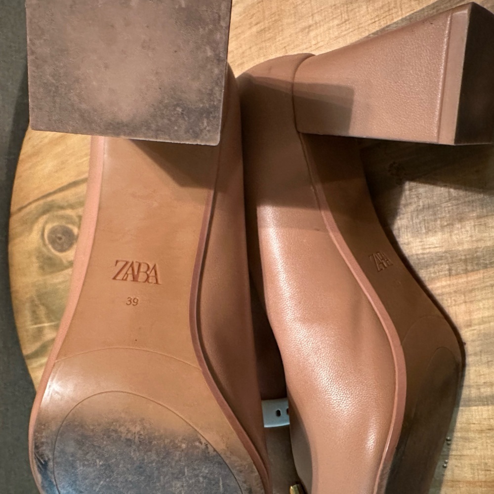 Zara Gold Horsebit Chunky Pointed Toe Heels Nude Size 39/US8 - Picture 10 of 10